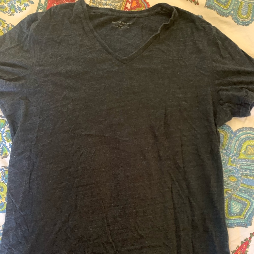 Men’s Banana Republic V-neck T - Size L - Navy